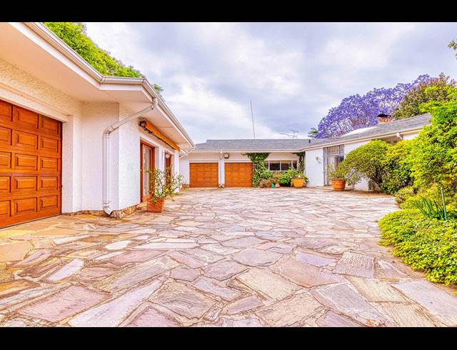 3 BEDROOM HOUSE FOR SALE IN BRYANSTON